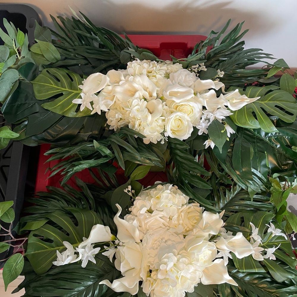 Floral backdrop - Picture 2 of 4